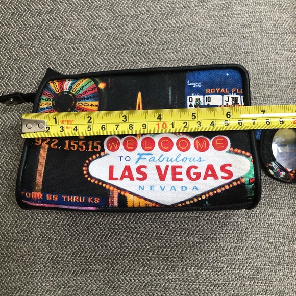 Las Vegas Makeup Bag - Picture 4 of 8